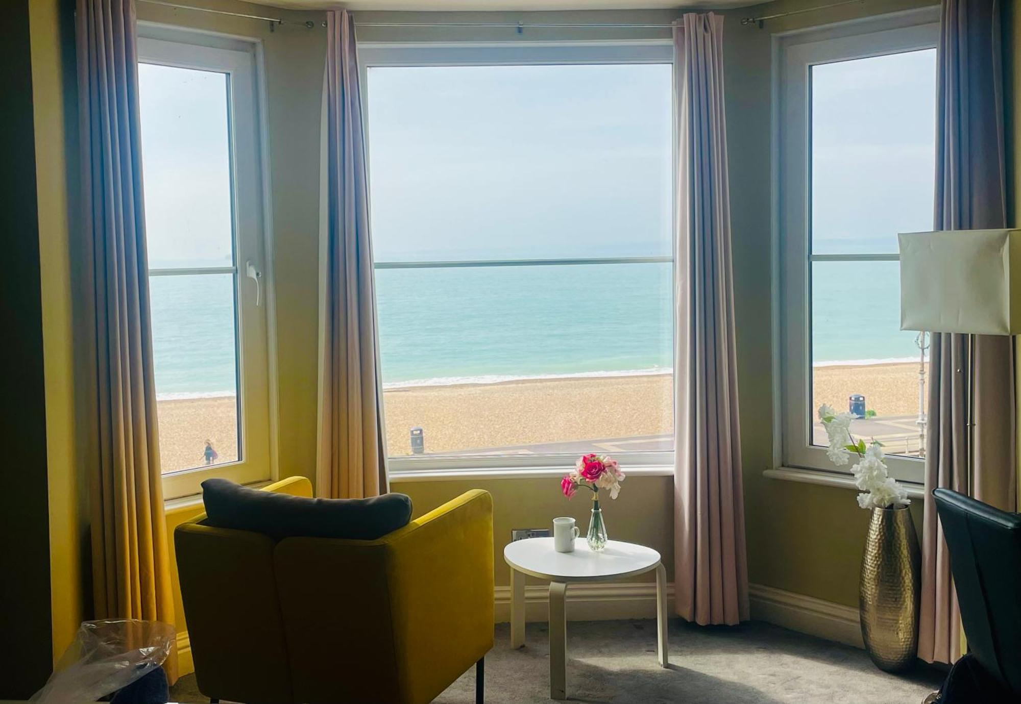 Stones Throw From The - Stunning Sea View Apartment