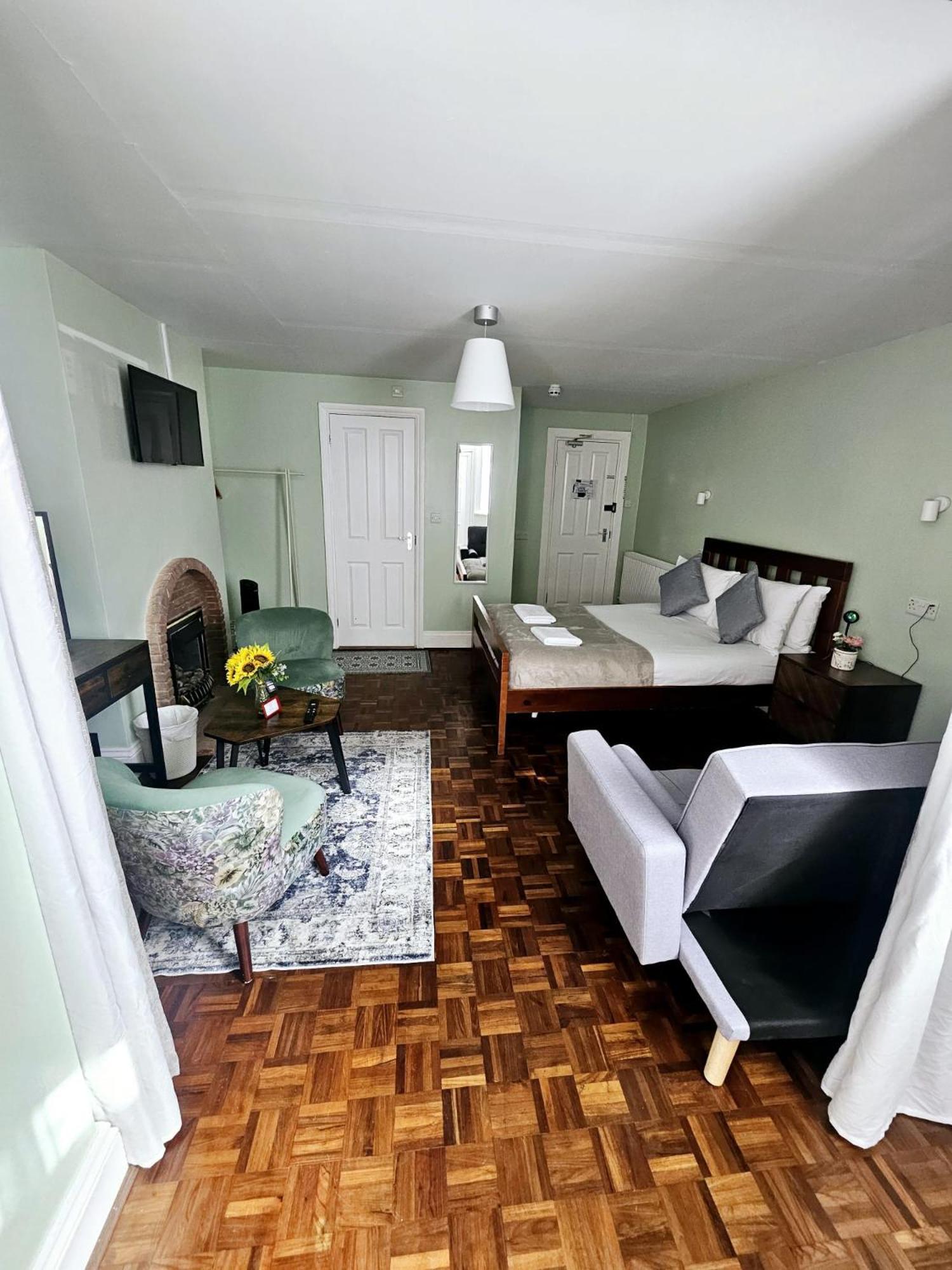Aparthotel A-n-g - Parking Ev 22kw By The Beach, Canoe & South Parade Pier *