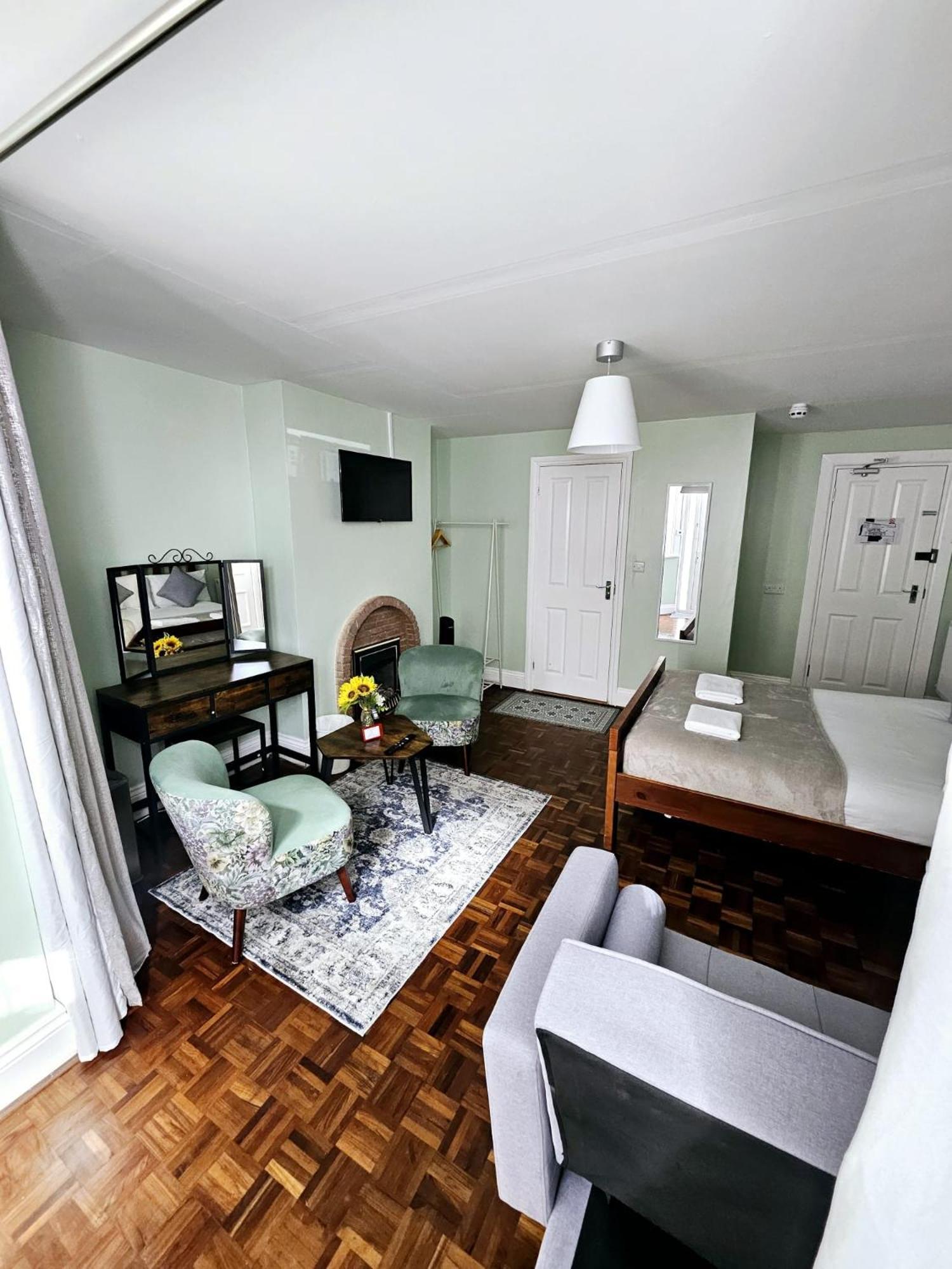 Aparthotel A-n-g - Parking Ev 22kw By The Beach, Canoe & South Parade Pier *