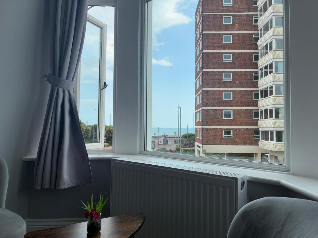 Aparthotel A-n-g - Parking Ev 22kw By The Beach, Canoe & South Parade Pier