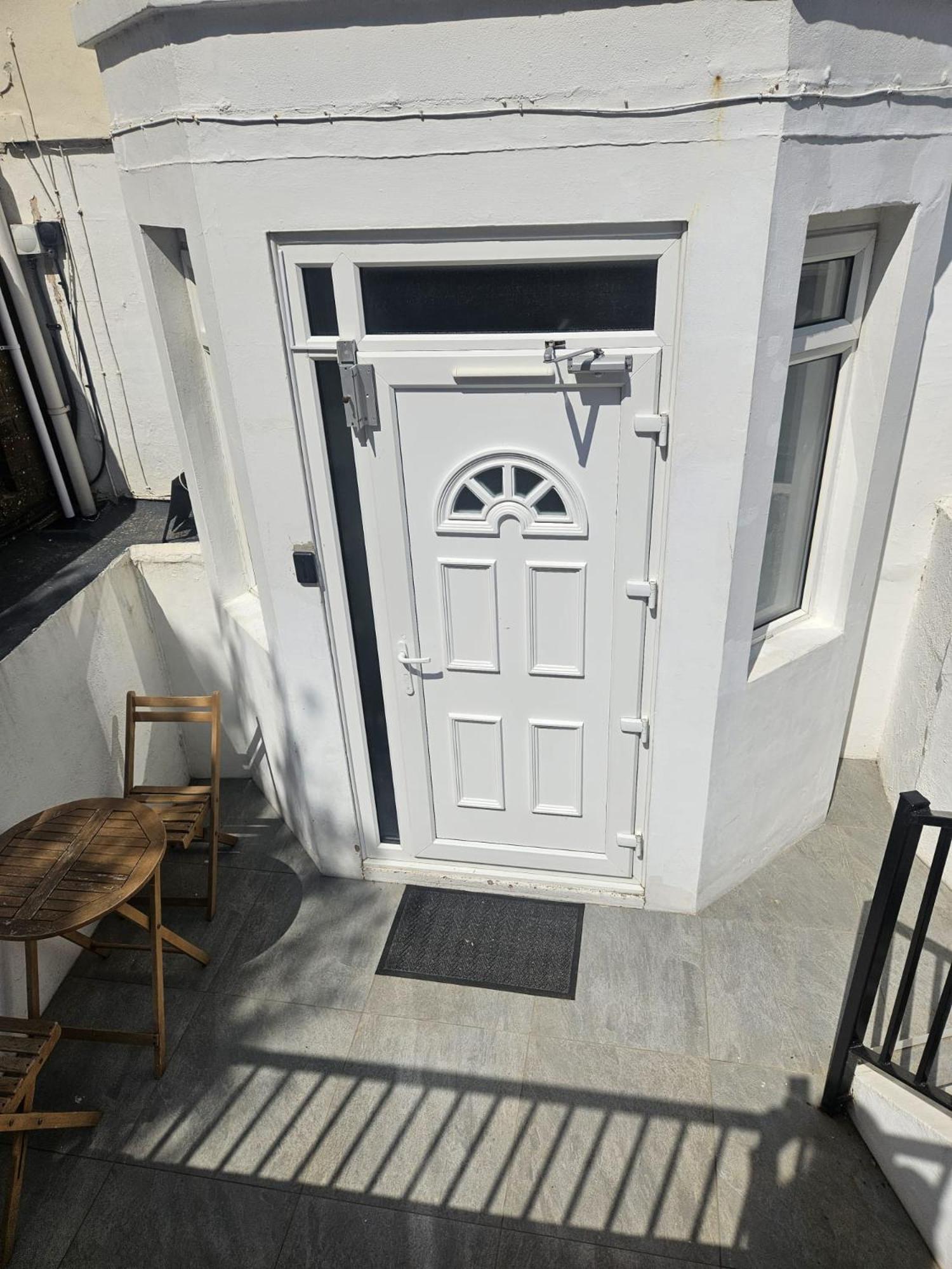 Aparthotel A-n-g - Parking Ev 22kw By The Beach, Canoe & South Parade Pier *