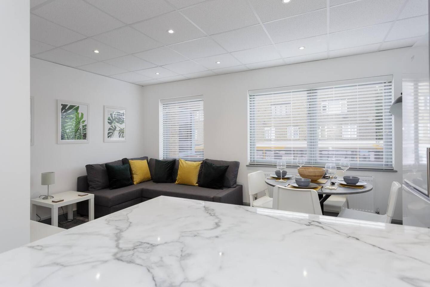 Apartment Sovereign Gate 1 - City Centre 2 Bed Wparking