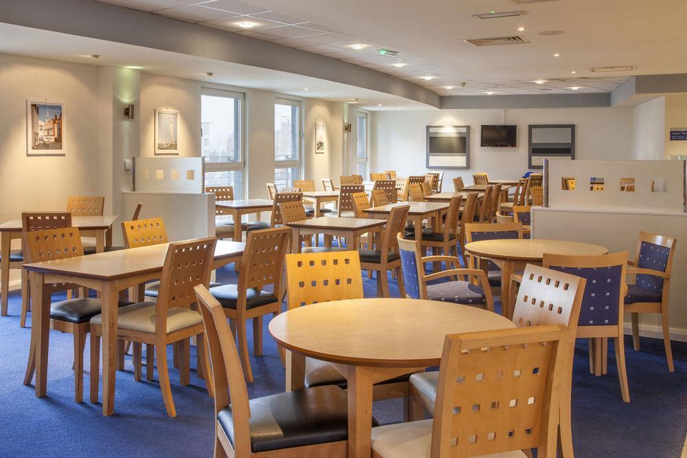 Express Gunwharf Quays By Ihg Hotel 3*