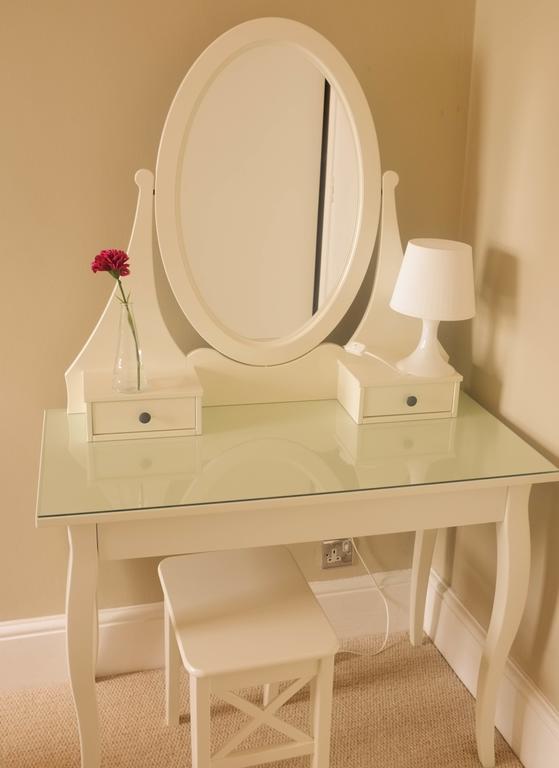 Stones Throw From The - Stunning Sea View Apartment Portsmouth