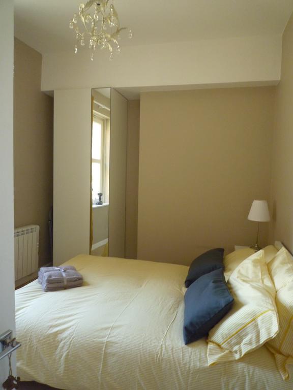 Stones Throw From The - Stunning Sea View Apartment Portsmouth