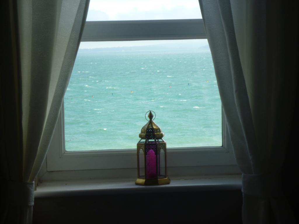 Apartment Stones Throw From The - Stunning Sea View *