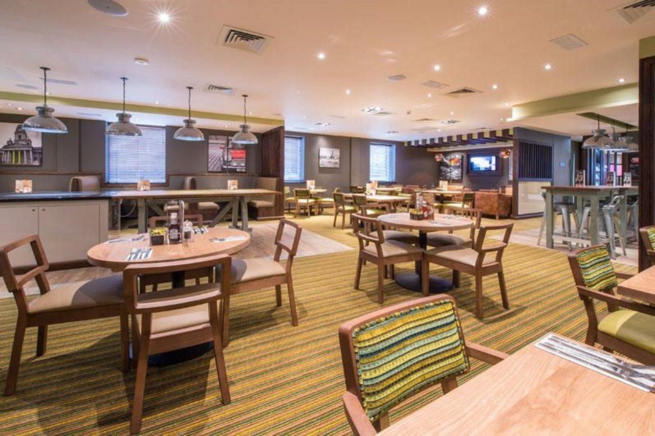 Premier Centre Hotel