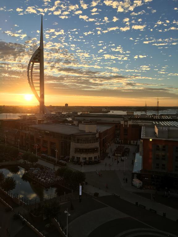 Gunwharf Quays Harbour Apartment