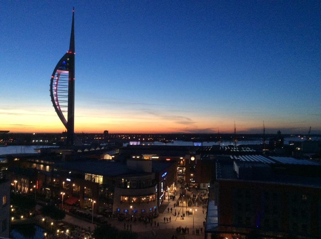 Gunwharf Quays Harbour Apartment Portsmouth