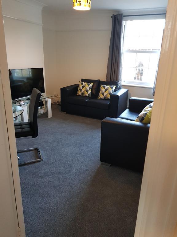 Braganza House Apartment *