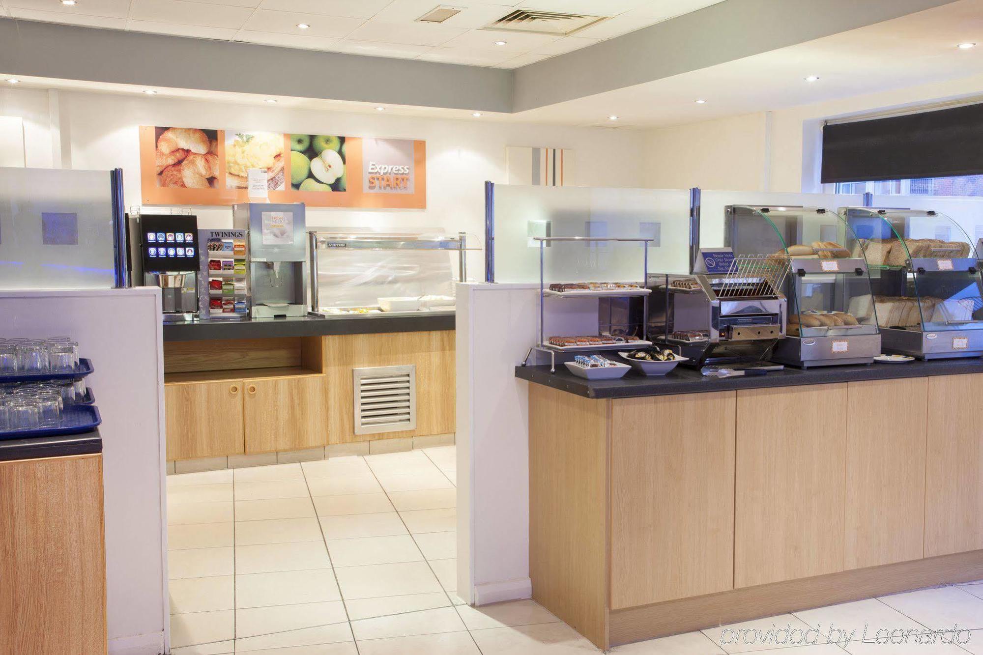 Express Gunwharf Quays By Ihg 3*