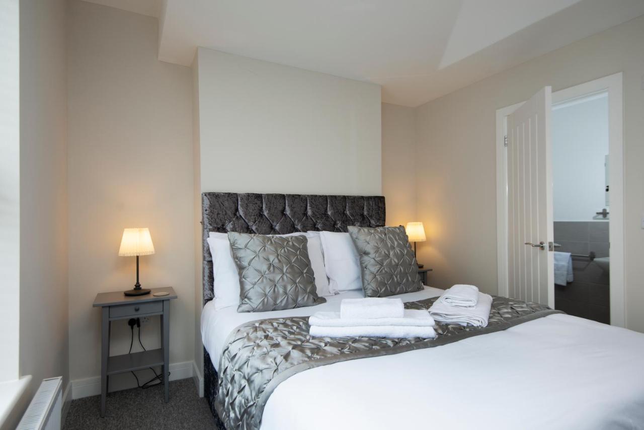 Harold House - Modern Open Plan 4 Bedroom, 3 Bathroom House In Southsea, *