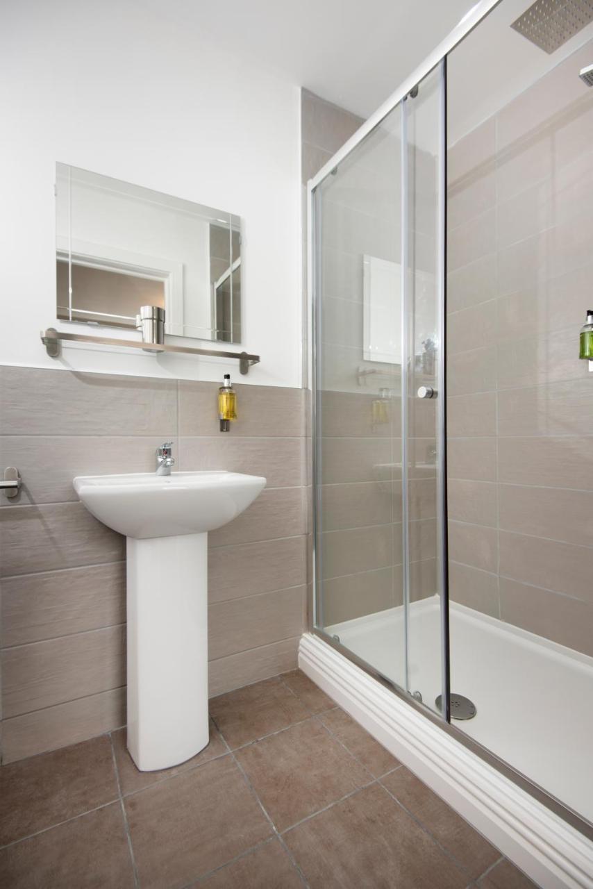 Apartment Harold House - Modern Open Plan 4 Bedroom, 3 Bathroom House In Southsea, *