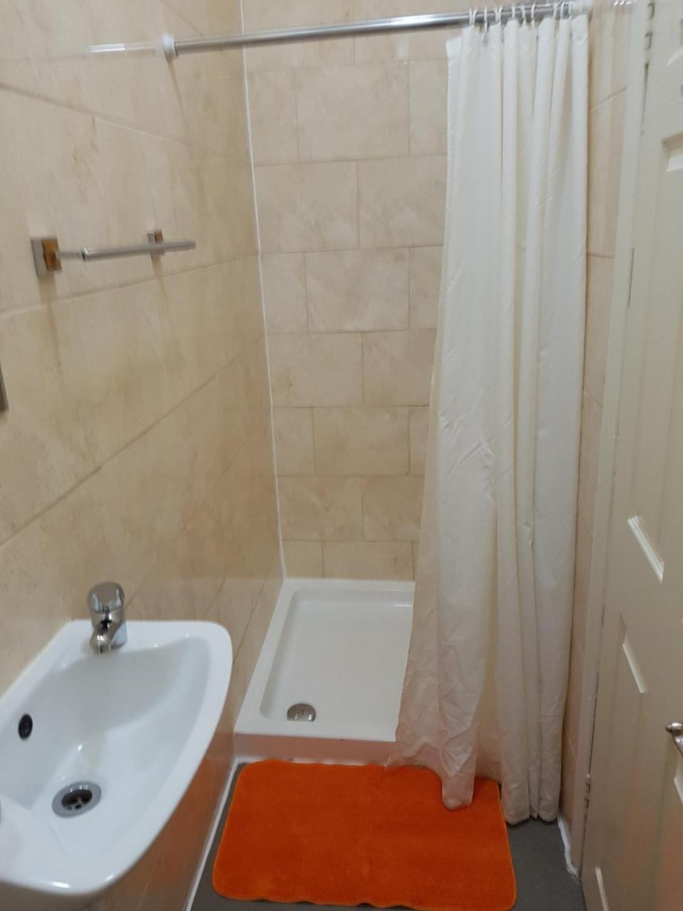 Budget - Are En-suite Hotel 3*