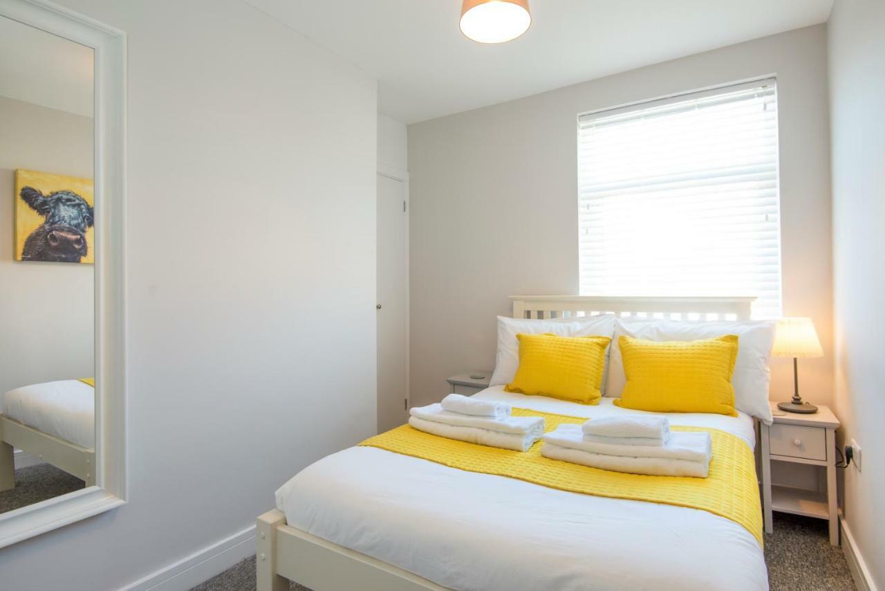 Morley - Modern 3 Bedroom, 2 Bathroom House With Garden In Southsea, Apartment