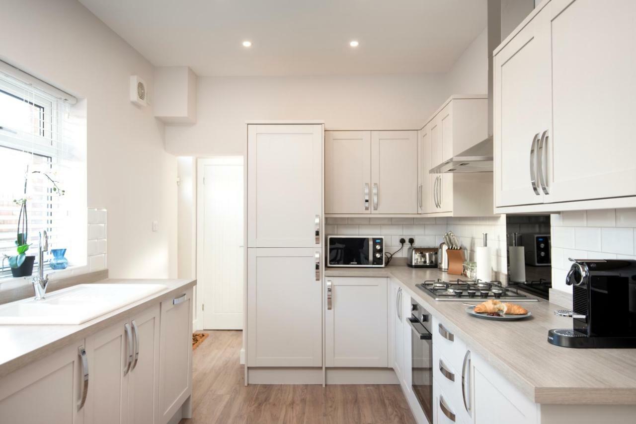 Morley - Modern 3 Bedroom, 2 Bathroom House With Garden In Southsea, Apartment