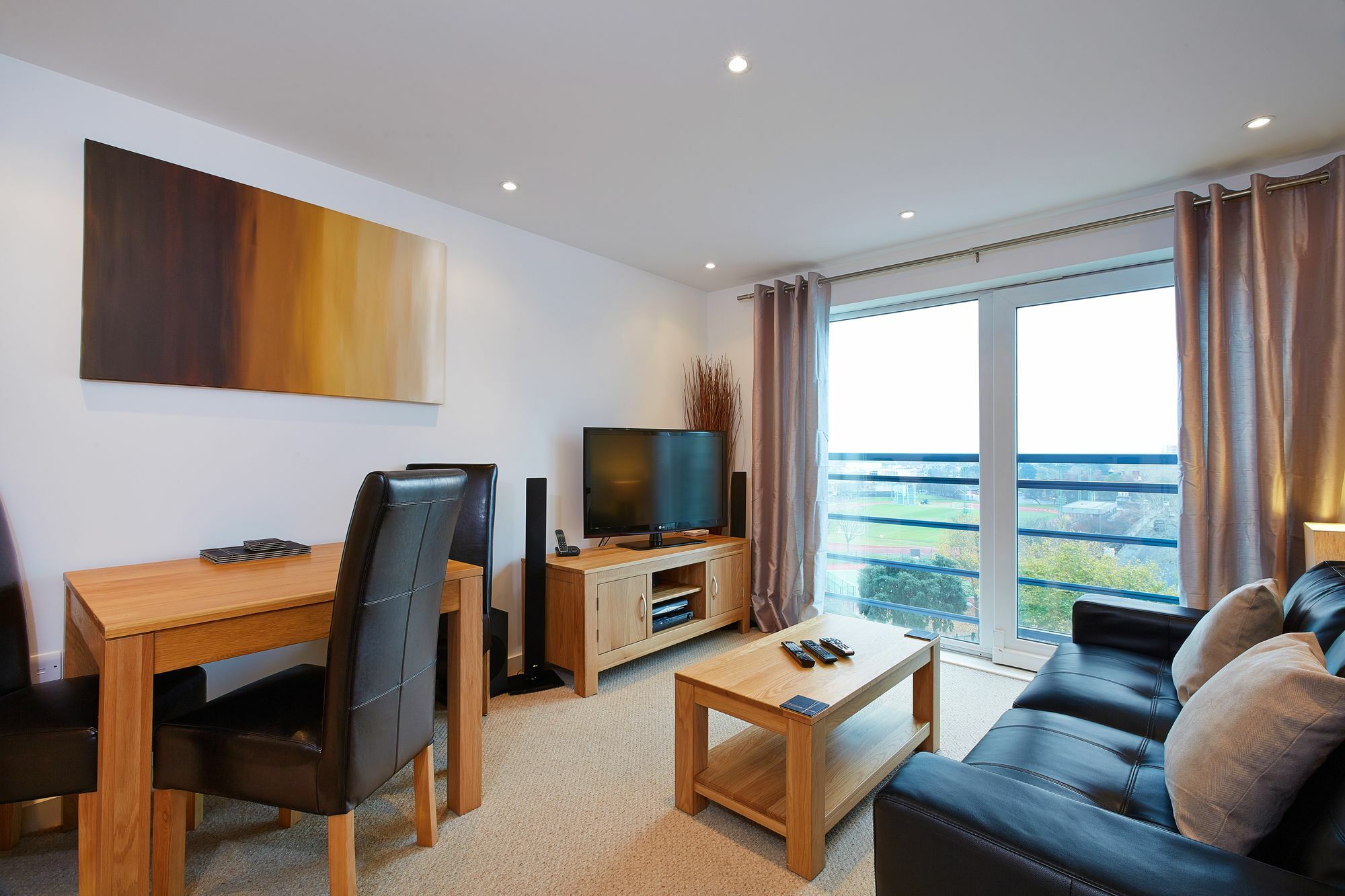 Apartment The Crescent By Esa