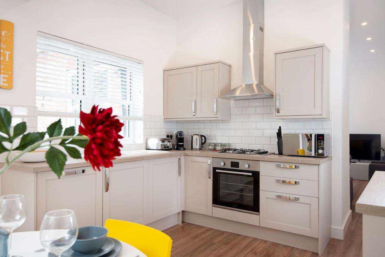 Flat B - Ground Floor, 2 Bedroom, 2 Bathroom With Garden In Southsea, * Portsmouth