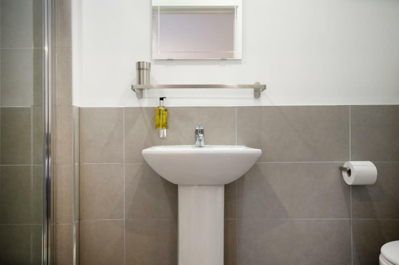 Flat D - Modern, Floor, 2 Bedroom, 2 Bathroom In Southsea, Apartment