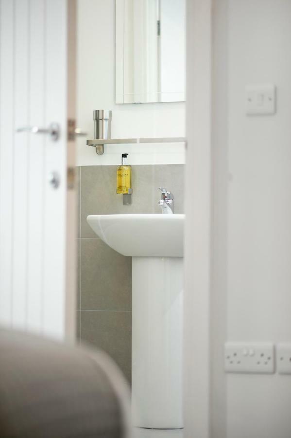 Flat D - Modern, Floor, 2 Bedroom, 2 Bathroom In Southsea, *