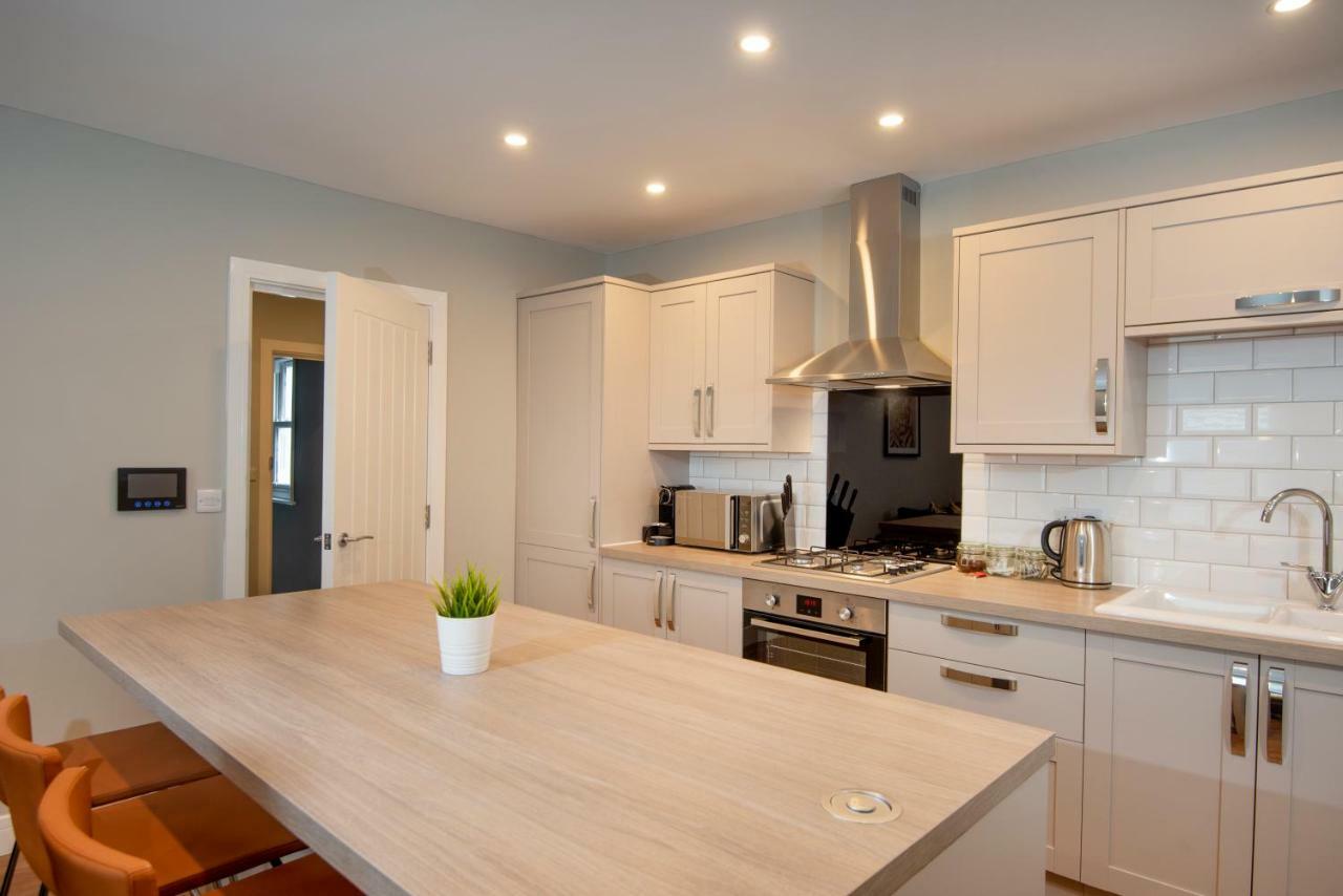 Flat D - Modern, Floor, 2 Bedroom, 2 Bathroom In Southsea,