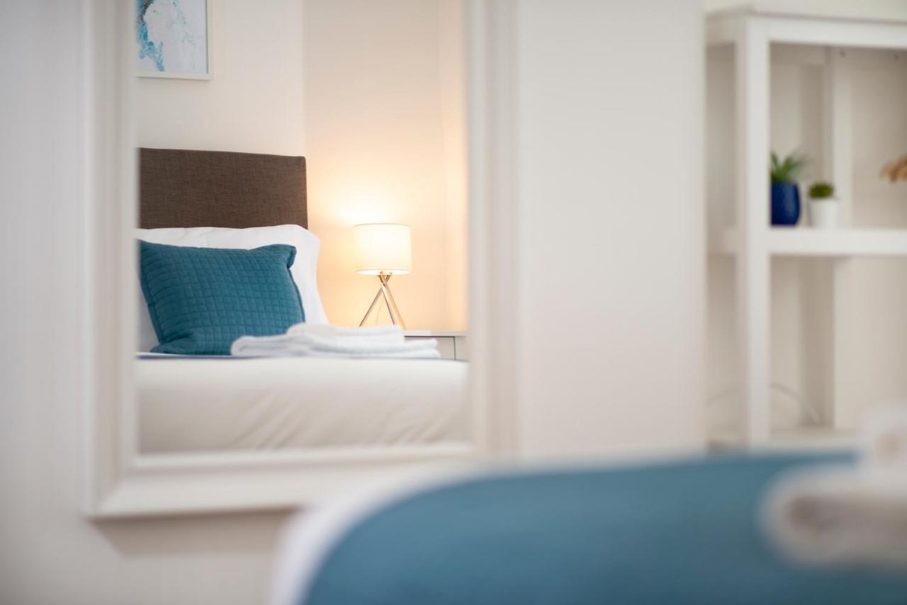 Francis Hollow - Modern 2 Double Bedroom Garden In Southsea, Apartment Portsmouth
