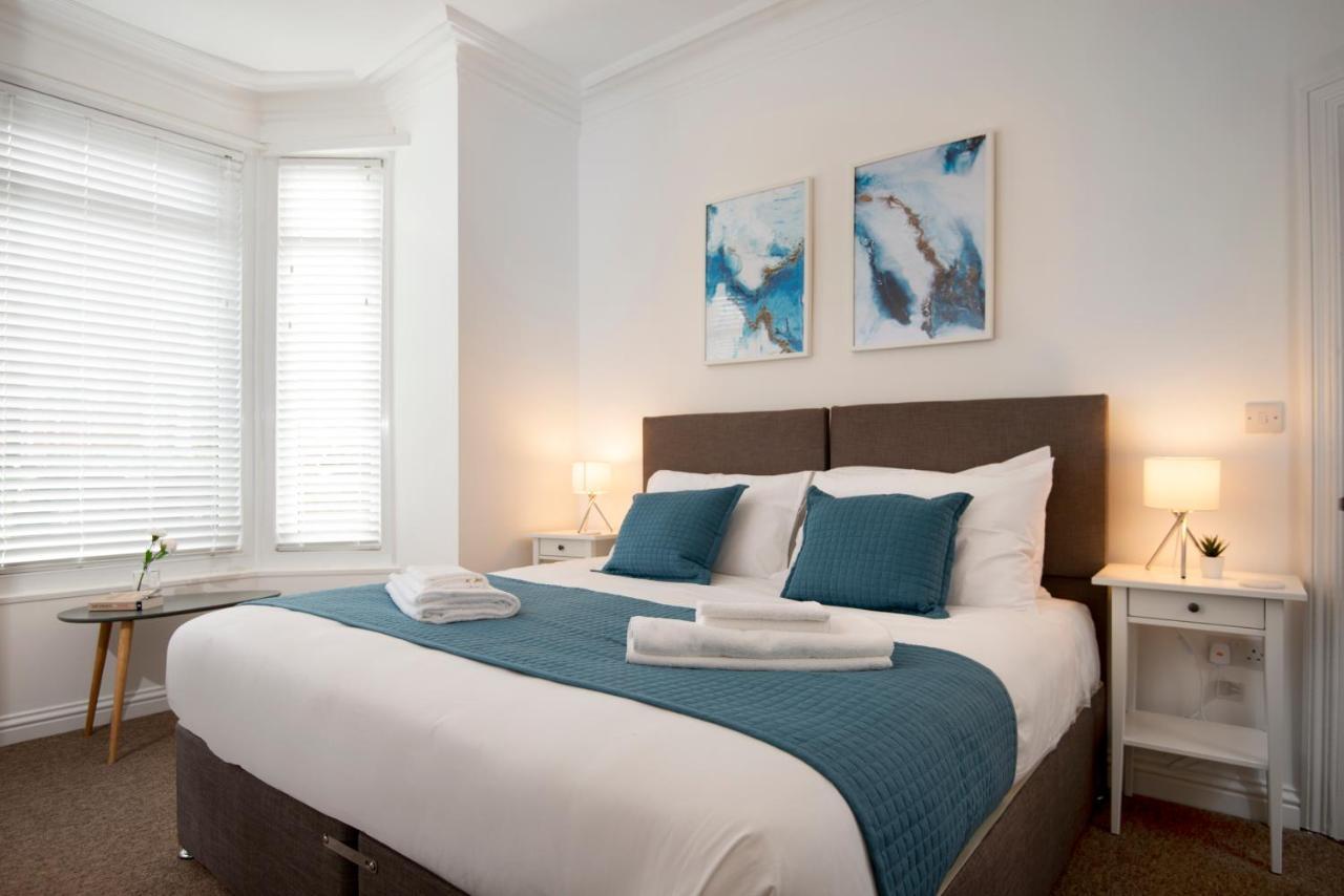 Francis Hollow - Modern 2 Double Bedroom Garden In Southsea, Apartment