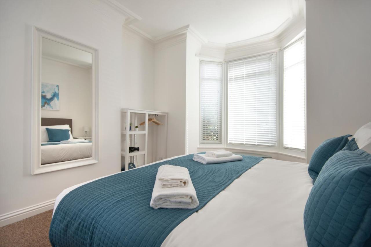 Francis Hollow - Modern 2 Double Bedroom Garden In Southsea, Portsmouth