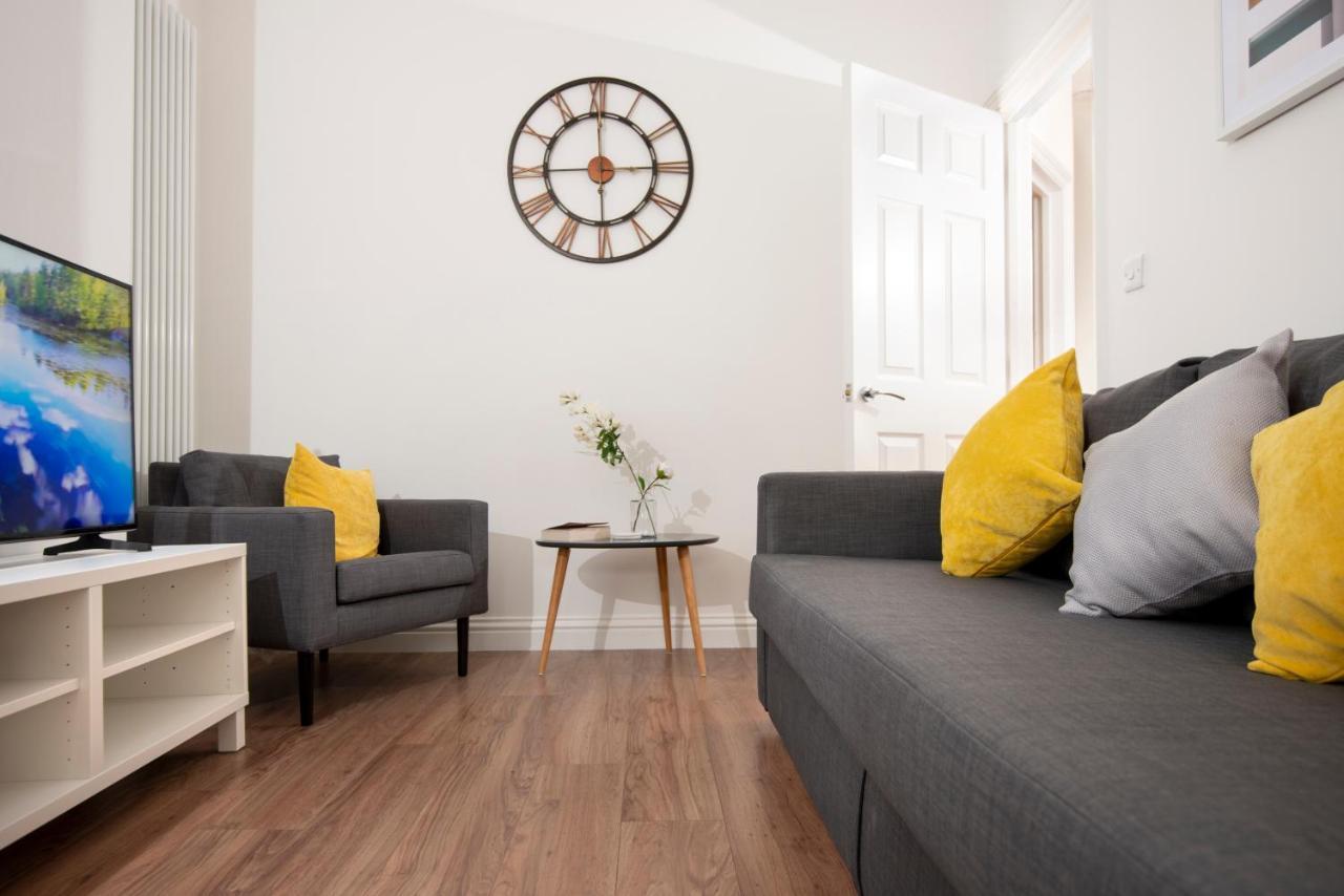 Francis Hollow - Modern 2 Double Bedroom Garden In Southsea, Apartment Portsmouth