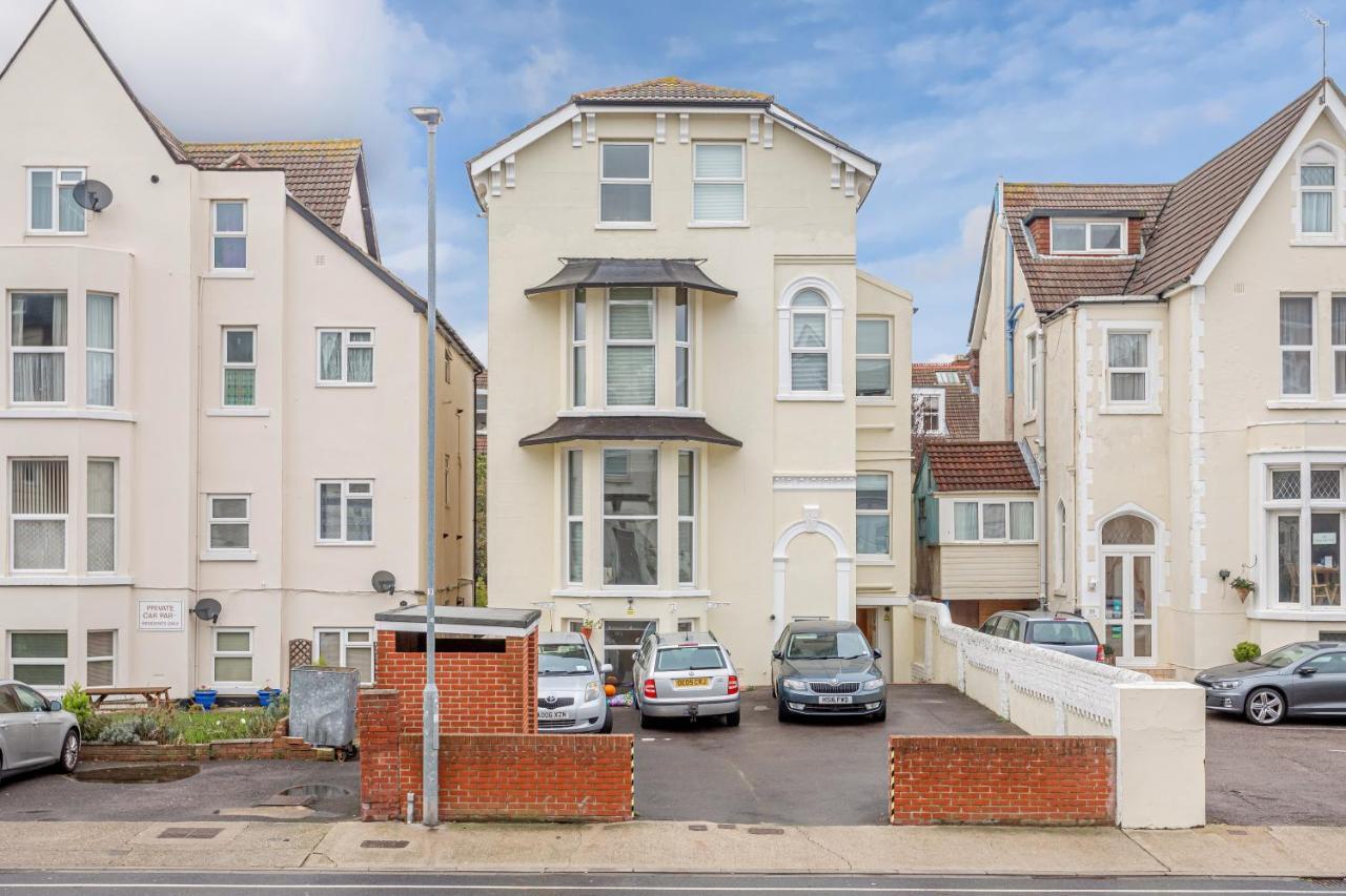 Granada Luxury Apartments: Beachside Flats With Parking Apartment Portsmouth