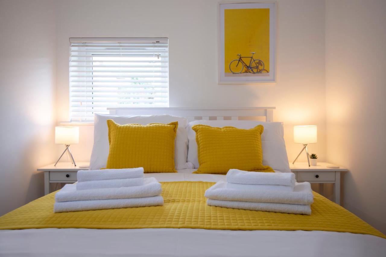 Francis Hollow - Modern 2 Double Bedroom Garden In Southsea, Apartment