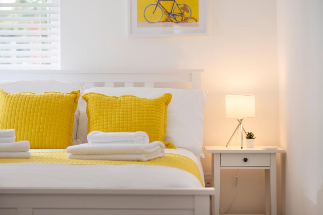 Francis Hollow - Modern 2 Double Bedroom Garden In Southsea, Apartment Portsmouth