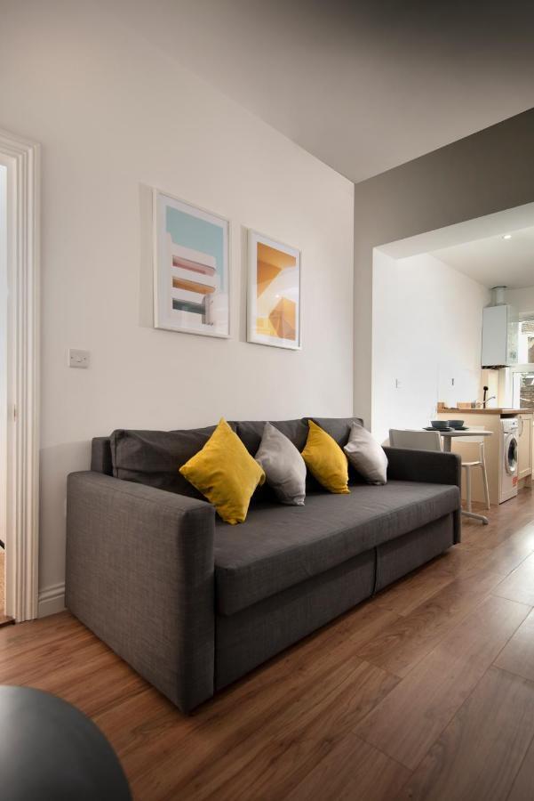 Francis Hollow - Modern 2 Double Bedroom Garden In Southsea, Apartment