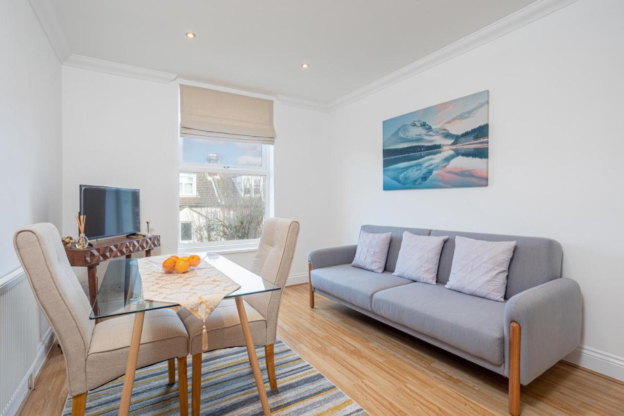 Apartment Granada Luxury Apartments: Beachside Flats With Parking *