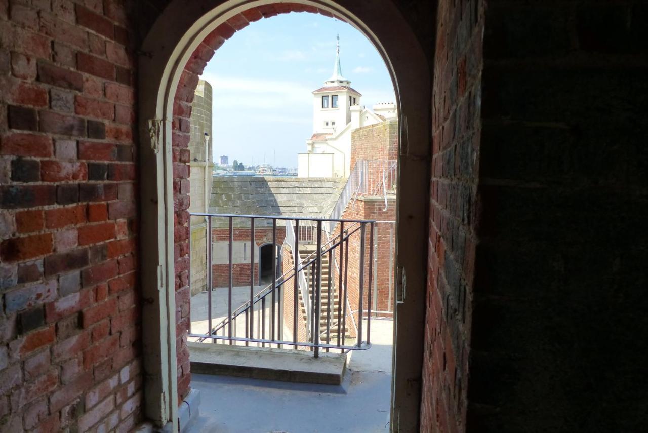 Apartment St Georges Balcony With Parking *