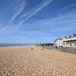 Spacious 3 Bedroom Beachfront Property With Amazing Sea Views!