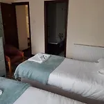 The George Hotel