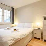 Pass The Keys Superb Location 1Bedroom Apt Sleeps 4 With Free Parking