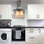 Best Price! Wonderful 2 Bedroom, 2 Superkings Or 4 Singles, Fantastic Location & Free Parking!