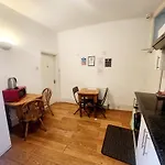Old Victory House Homestay
