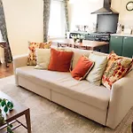 Southsea, Portsmouth - Two Bedroom Apartment - Newly Refurbished Throughout - Treetop Sea Views