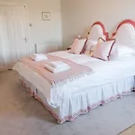 Southsea, Portsmouth - Two Bedroom Apartment - Newly Refurbished Throughout - Treetop Sea Views