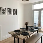 Iris Home In Southsea Free Street Parking And Pets Welcome