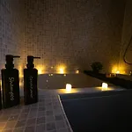 Luxury Seaside Haven- Coastal Comfort, Free Parking