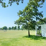 Courtside Apartment Southsea