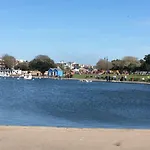 Penny Cottage By The Beach