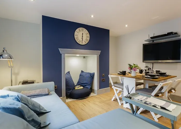 Stopover At Albany Garden Apartment With Great Outdoor Space