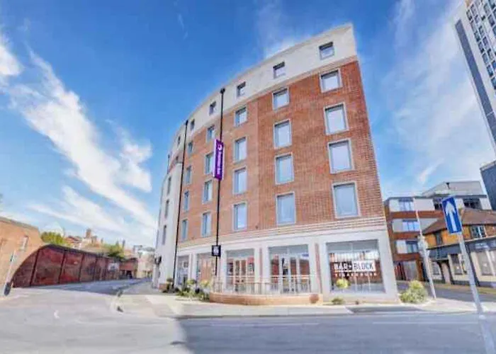 Premier Inn Portsmouth Dockyard