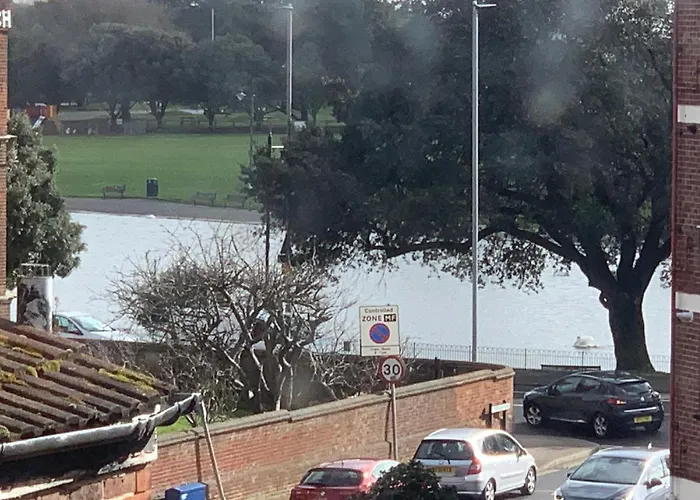 Southsea Royale Studio, James Bond, Parking, Seafront