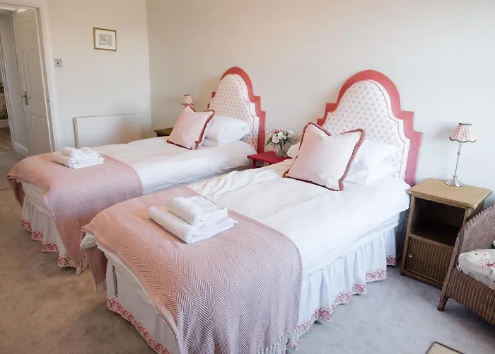 Southsea, Portsmouth - Two Bedroom Apartment - Newly Refurbished Throughout - Treetop Sea Views